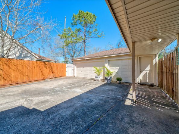3802 Millbridge Drive, Houston TX 77059