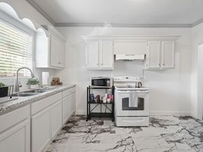 2422 Freeman Street, Houston TX 77009