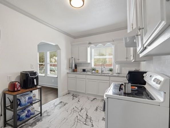 2422 Freeman Street, Houston TX 77009