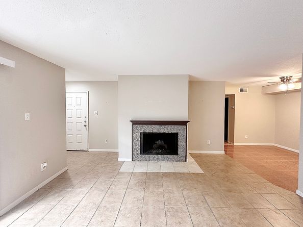 9350 Country Creek Drive 24, Houston TX 77036