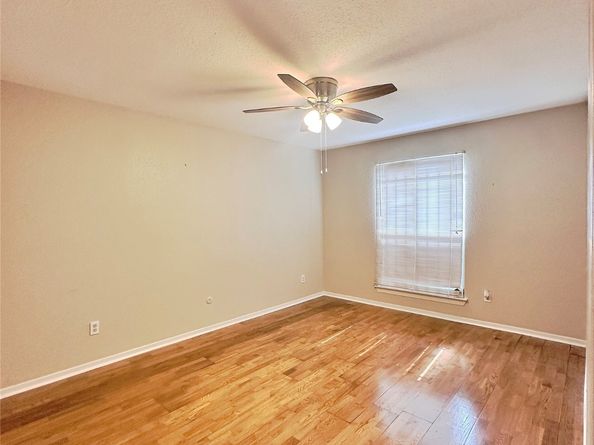 9350 Country Creek Drive 24, Houston TX 77036