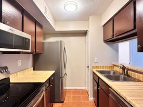 9350 Country Creek Drive 24, Houston TX 77036