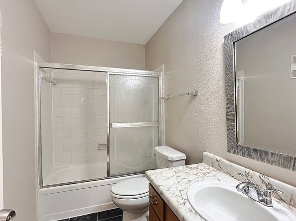 9350 Country Creek Drive 24, Houston TX 77036