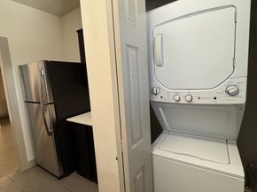 1660 Hawthorne Street, Houston TX 77006