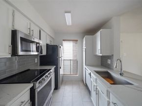 3900 Woodchase Drive 52, Houston TX 77042
