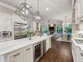 27 Williamsburg Lane, Bunker Hill Village TX 77024