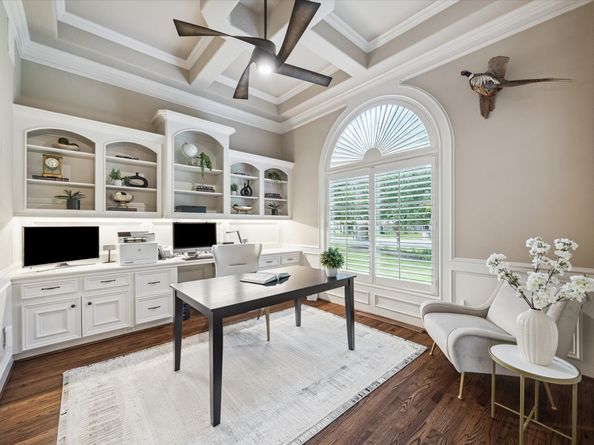 27 Williamsburg Lane, Bunker Hill Village TX 77024