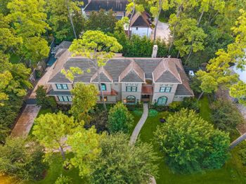 27 Williamsburg Lane