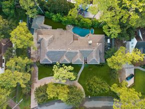 27 Williamsburg Lane, Bunker Hill Village TX 77024