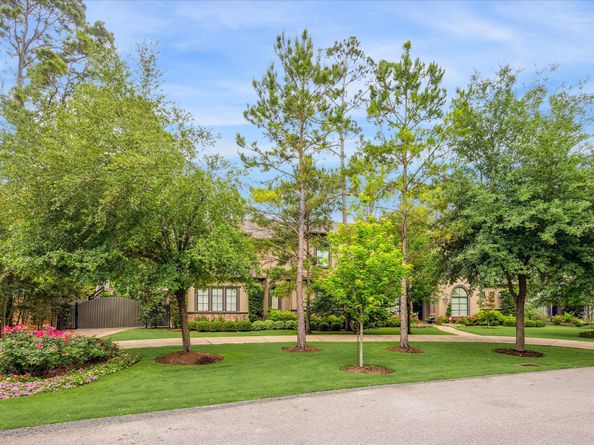 27 Williamsburg Lane, Bunker Hill Village TX 77024