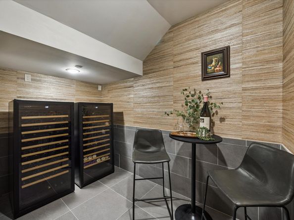 27 Williamsburg Lane, Bunker Hill Village TX 77024