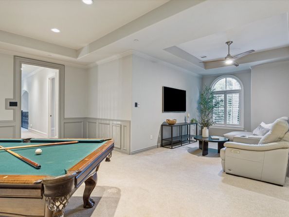 27 Williamsburg Lane, Bunker Hill Village TX 77024