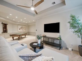 27 Williamsburg Lane, Bunker Hill Village TX 77024
