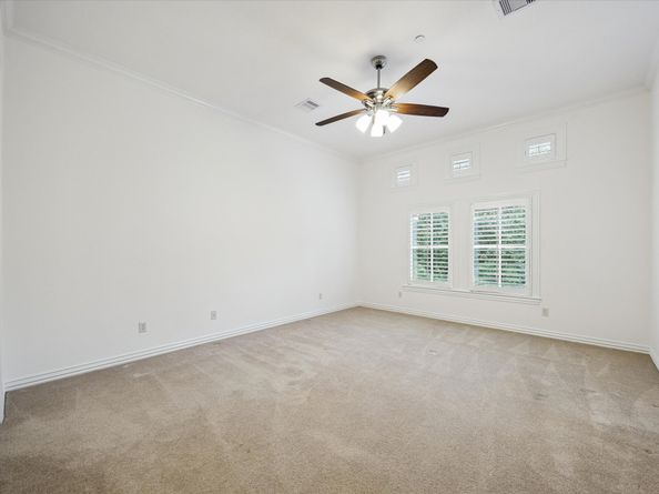 27 Williamsburg Lane, Bunker Hill Village TX 77024