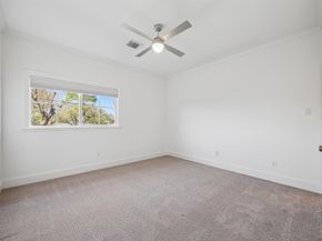 6230 Locke Lane, Houston TX 77057
