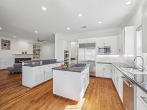6230 Locke Lane, Houston TX 77057