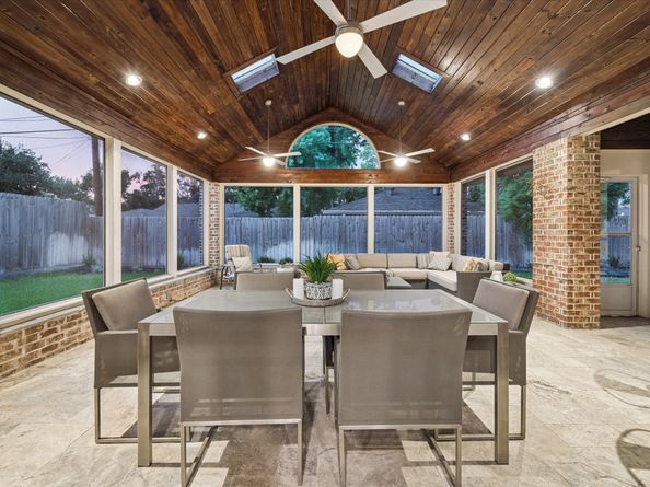 6230 Locke Lane, Houston TX 77057