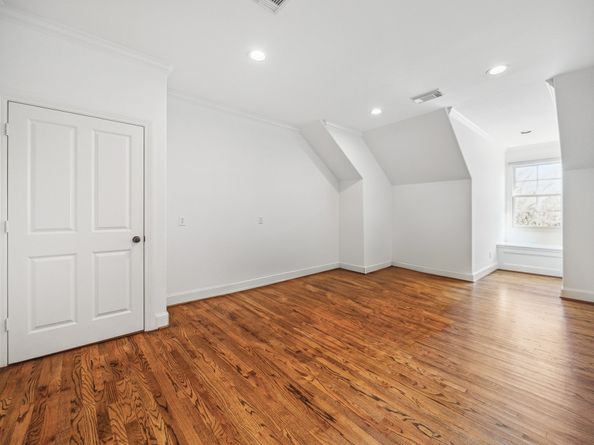 6230 Locke Lane, Houston TX 77057