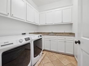6230 Locke Lane, Houston TX 77057