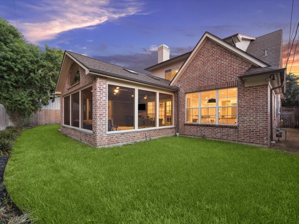 6230 Locke Lane, Houston TX 77057