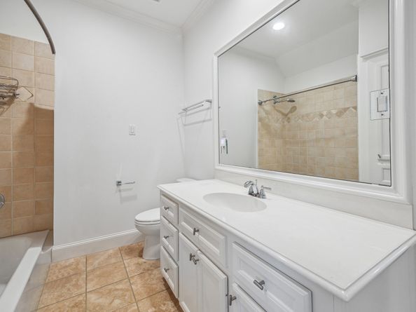 6230 Locke Lane, Houston TX 77057
