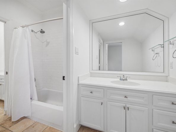 6230 Locke Lane, Houston TX 77057