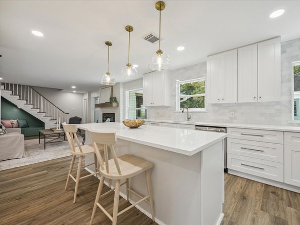8011 Meadowcroft Drive, Houston TX 77063
