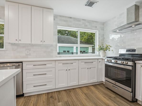 8011 Meadowcroft Drive, Houston TX 77063