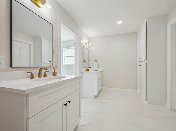 8011 Meadowcroft Drive, Houston TX 77063