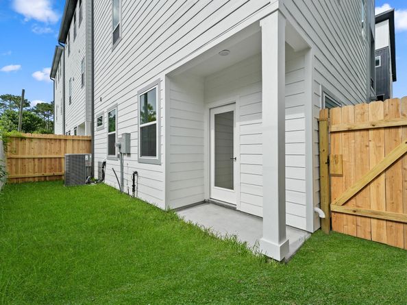 4709 Thornton Villas Lane, Houston TX 77018