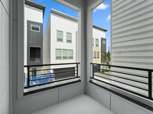 4709 Thornton Villas Lane, Houston TX 77018