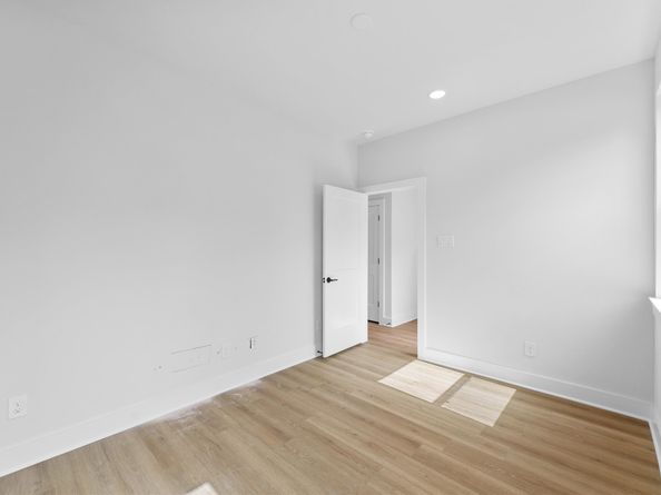 4709 Thornton Villas Lane, Houston TX 77018