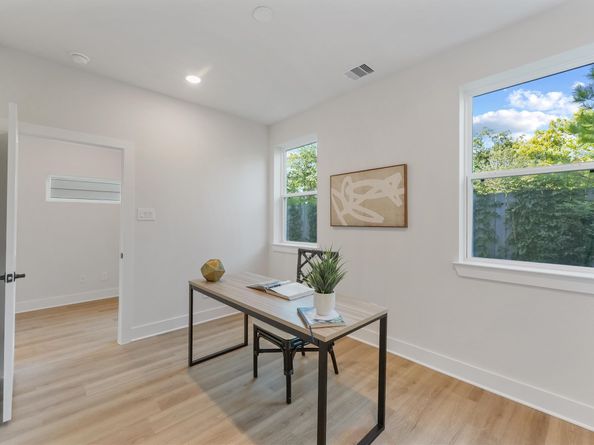 4709 Thornton Villas Lane, Houston TX 77018