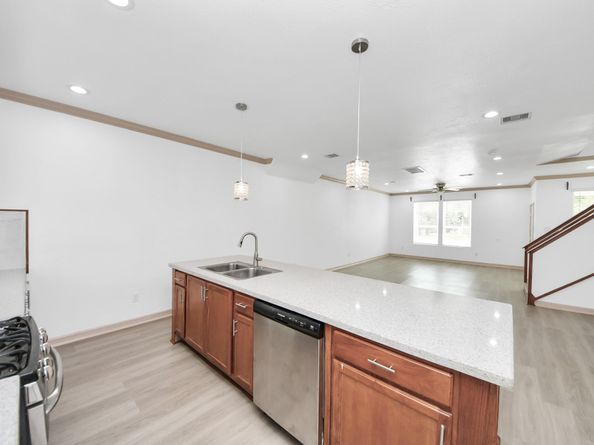 5947 Southseas Street, Houston TX 77033