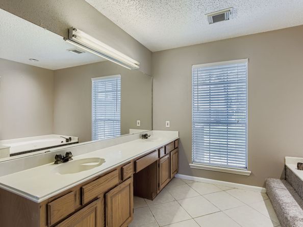 7519 Sunlight Lane, Houston TX 77095