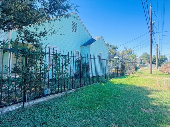 100 Stiles Street, Houston TX 77011