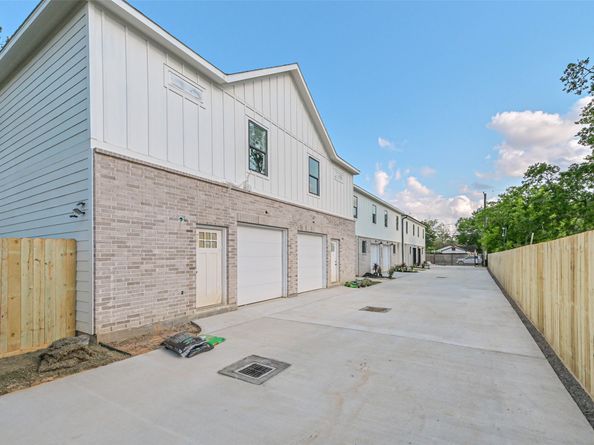 4723 Mallow Street, Houston TX 77033