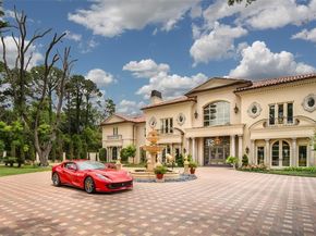 6 W Rivercrest Drive, Houston TX 77042