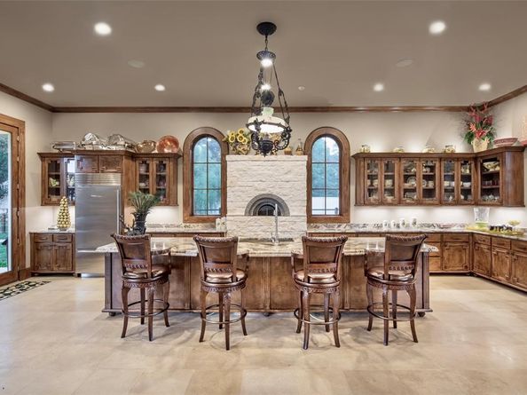 6 W Rivercrest Drive, Houston TX 77042