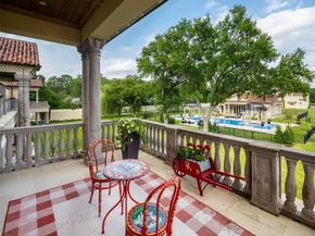 6 W Rivercrest Drive, Houston TX 77042