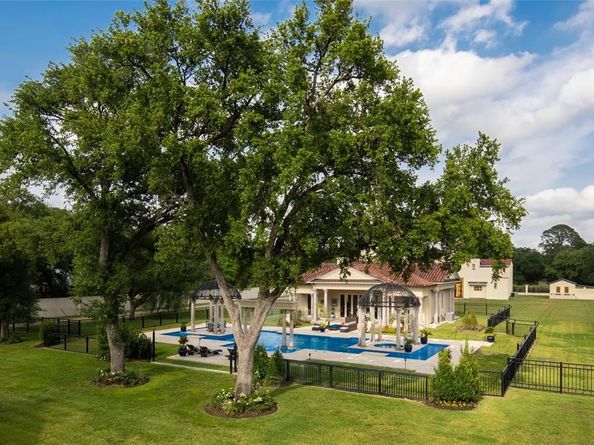 6 W Rivercrest Drive, Houston TX 77042