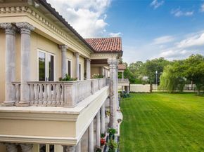 6 W Rivercrest Drive, Houston TX 77042
