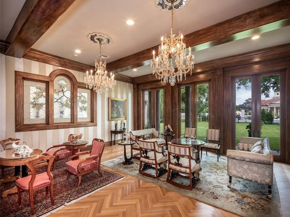 6 W Rivercrest Drive, Houston TX 77042