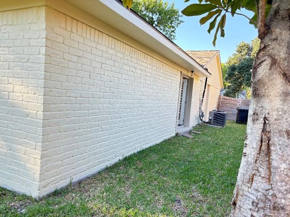 12431 Bexley Drive, Houston TX 77099