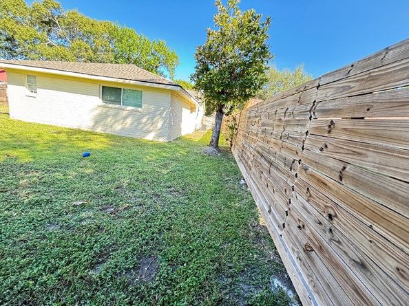 12431 Bexley Drive, Houston TX 77099