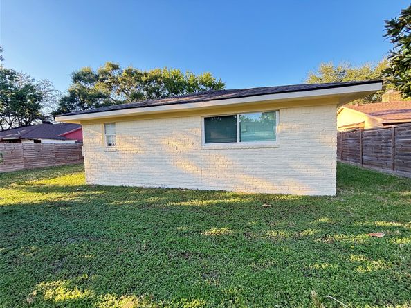 12431 Bexley Drive, Houston TX 77099