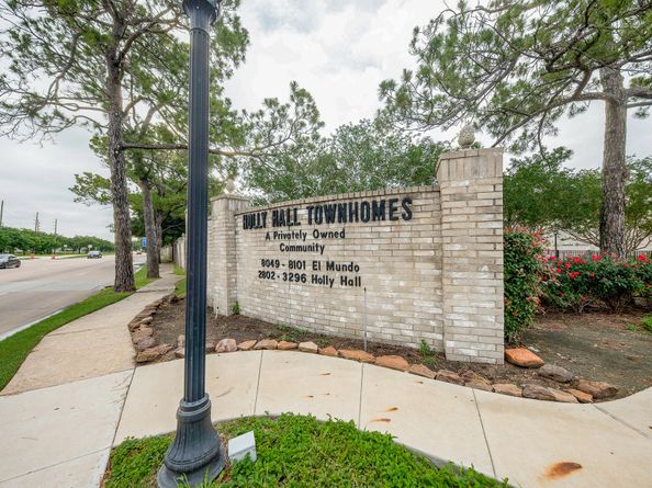 2842 Holly Hall Street 2842, Houston TX 77054
