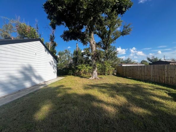 6838 Carothers Street, Houston TX 77028