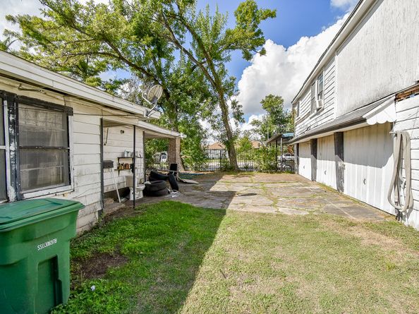 2413 E Crosstimbers Street, Houston TX 77093