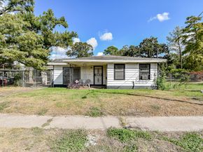 2413 E Crosstimbers Street, Houston TX 77093